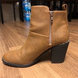 H&M zip up ankle boots in brown. Worn twice.